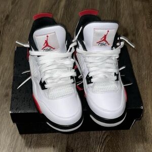Jordan 4 Cement